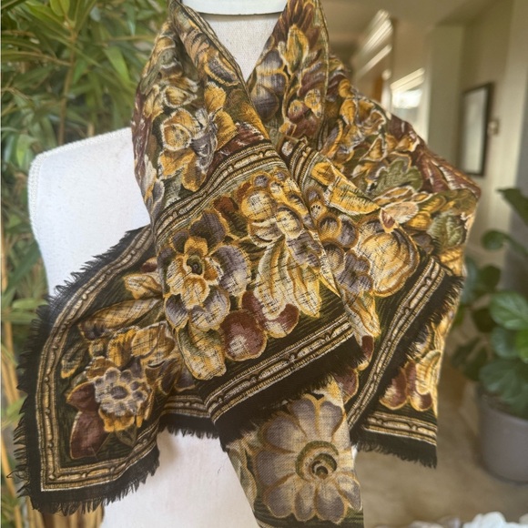 ECHO7 ladies, WOOL LAINE scarf very good condition beautiful fall colors - Picture 7 of 13